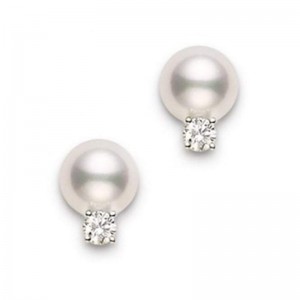 Akoya Pearl Studs with Diamond